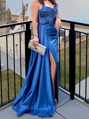 Elegant Royal Blue Strapless Prom Gown with Beaded Bodice